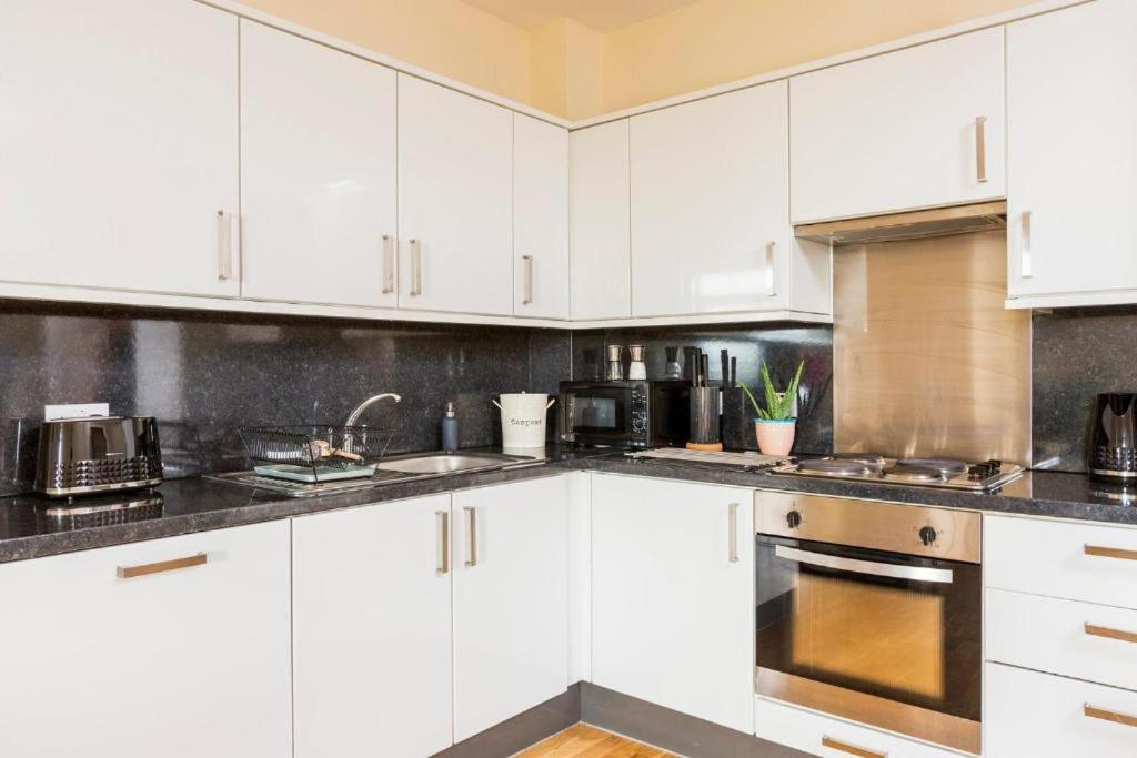 Panorama Apartments By Mesh Accommodation Short & Long Term Lets Ashford For Contractors Or Corporate Stays Eksteriør billede